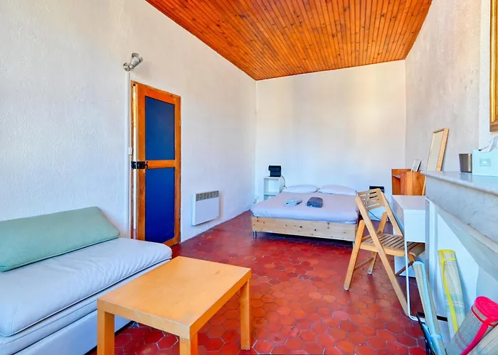Accoules - Charmant Appartement Au Panier